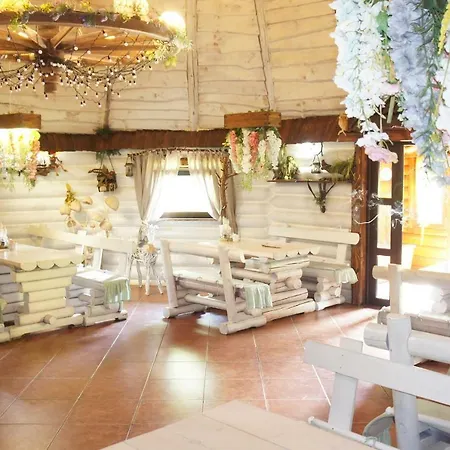 Ξενοδοχείο Spravzhnya Kazka